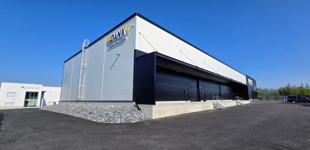 DANX logistiikkakeskus julkisivu Pirkkala