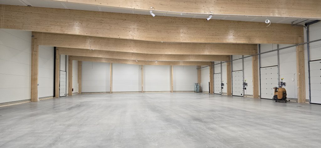 DANX logistiikkakeskus hallitila Pirkkalassa