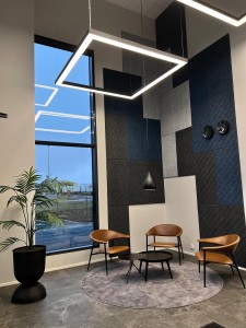 Toimitila Nostopalvelu J. Helaakoski sisääntuloaula