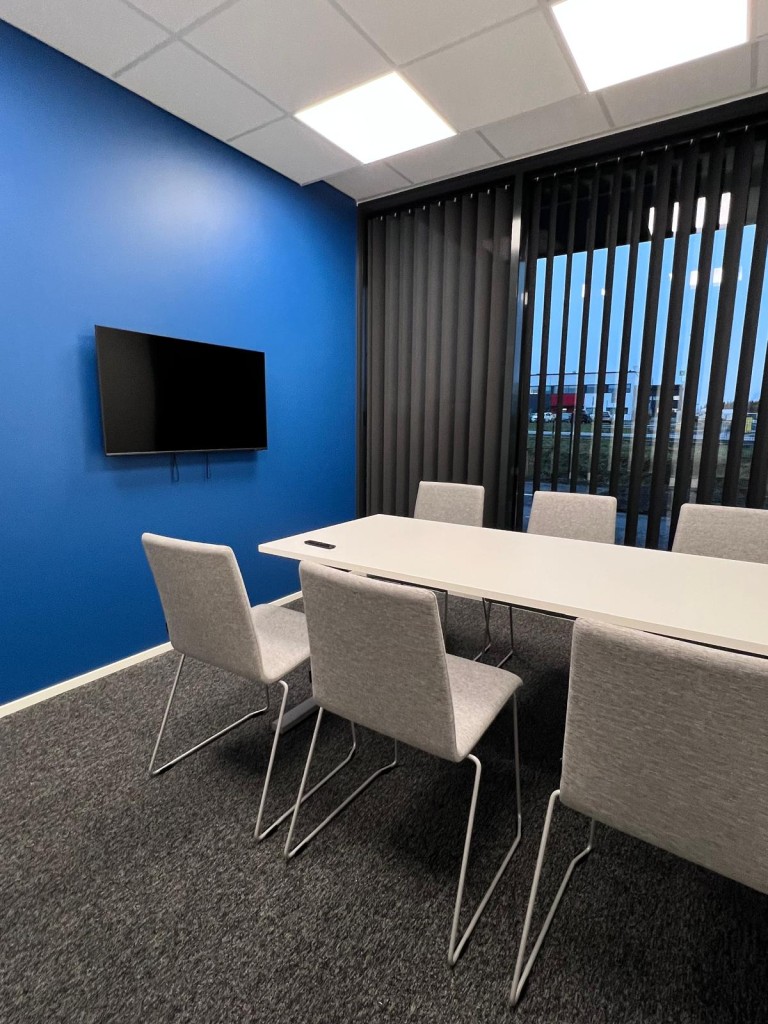 Toimitila Nostopalvelu J. Helaakoski neuvotteutila