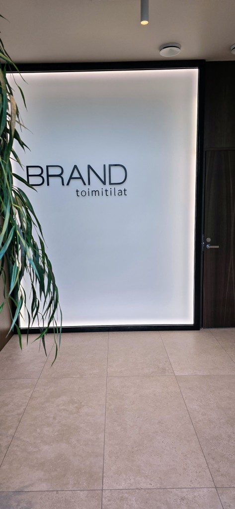 BRAND toimitilat aula