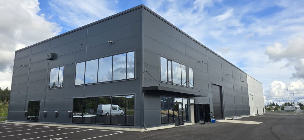 Julkisivu toimitila Ilvesvuori